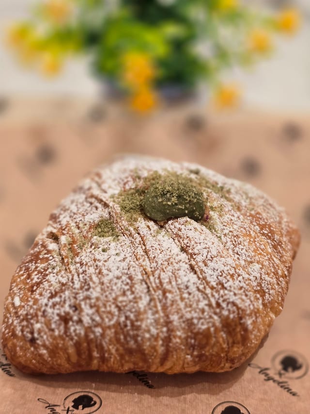 Matcha Croissant.