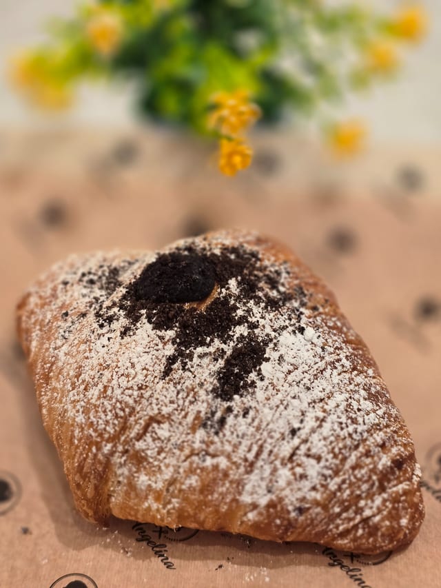 Black Sesame Croissant.