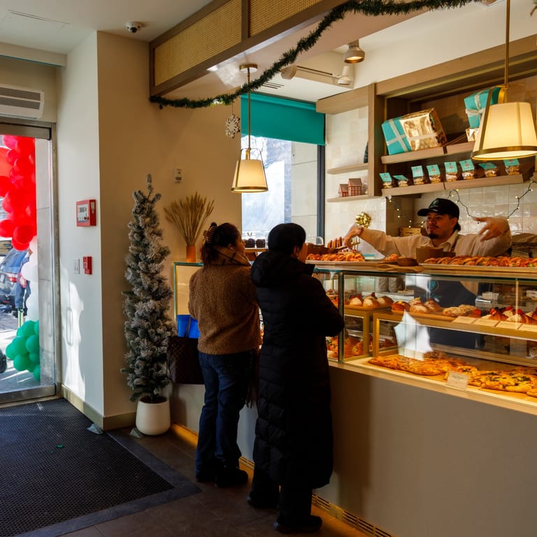 Angelina Bakery opens a new location in USQ